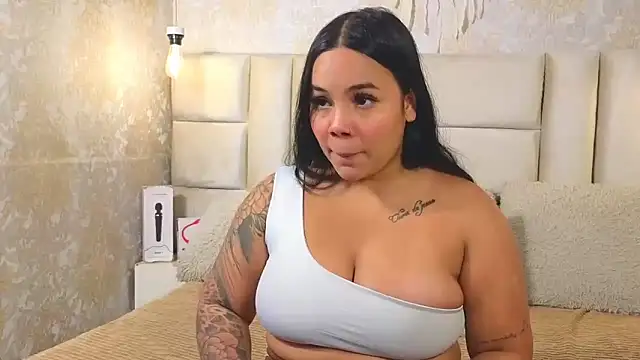 EmilyQueen3x online show from May 2026 01:51:02 PM
