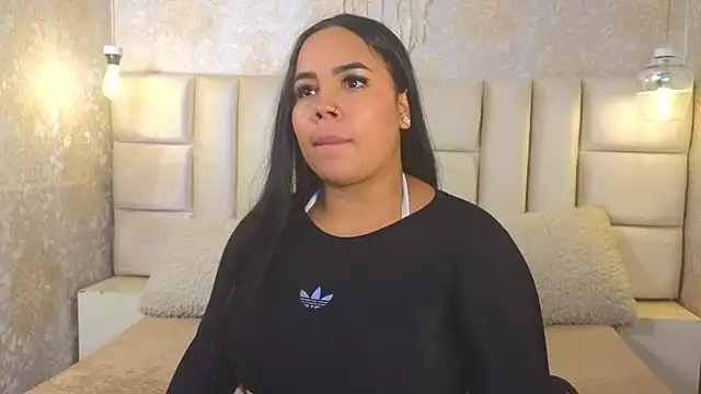 EmilyQueen3x online show from July 2026 02:35:02 PM