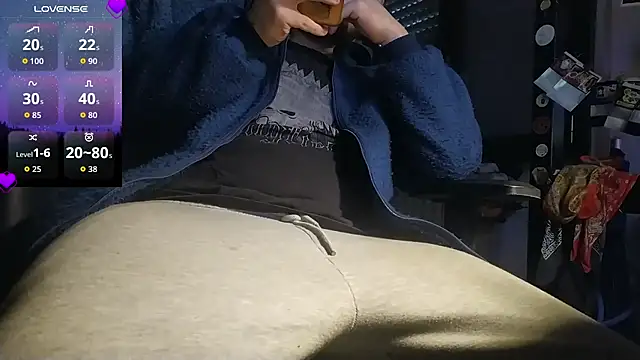 Snapshot of Purple_Flamingo chatting on December 2025 02:01:01 PM Purple Flamingo online show from December 2025 02:01:01 PM