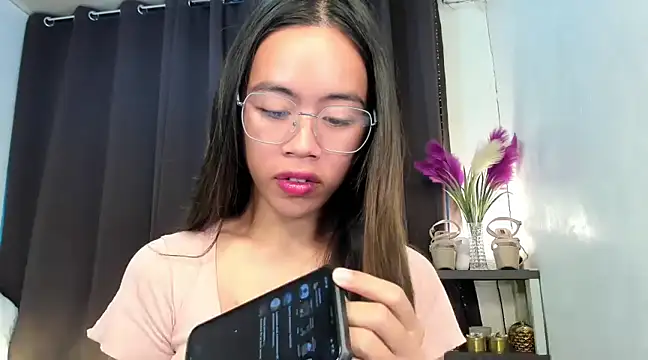 Snapshot of Emma_Jones88 chatting on February 2025 01:42:01 AM Emma Jones88 online show from February 2025 01:42:01 AM