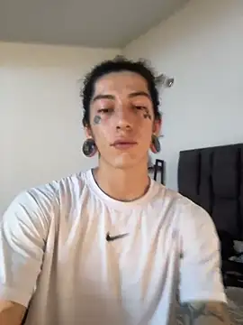 Snapshot of tommylongxx chatting on November 2025 05:34:02 PM tommylongxx online show from November 2025 05:34:02 PM