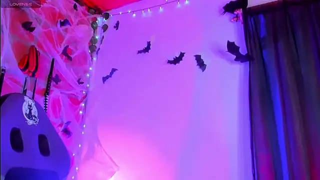 EmmaRusso online show from November 2025 12:32:02 AM