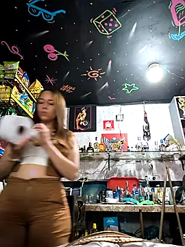 Snapshot of Nanybaker95 chatting on September 2025 10:44:02 PM Nanybaker95 online show from September 2025 10:44:02 PM