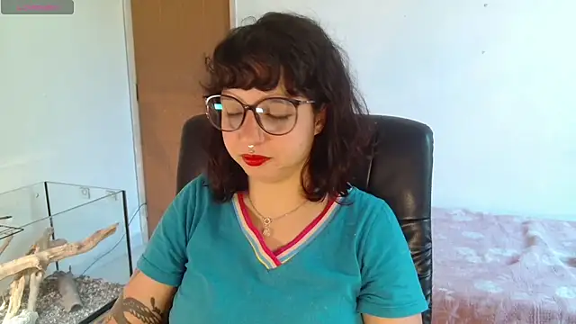 Snapshot of myamillor chatting on September 2025 12:43:02 PM myamillor online show from September 2025 12:43:02 PM