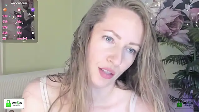 Queenymel online show from May 2026 04:47:01 PM
