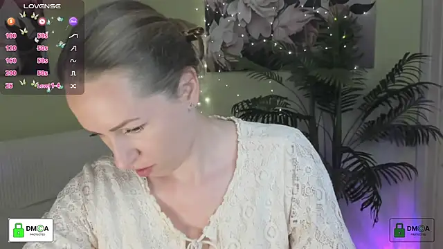 Queenymel online show from May 2026 05:53:01 PM