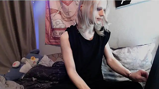 Alien Bella online show from June 2026 11:13:01 PM