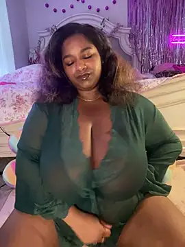 BigFineSelena online show from March 2026 11:30:01 PM