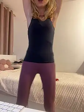 Snapshot of adella13 chatting on February 2025 06:50:02 AM adella13 online show from February 2025 06:50:02 AM