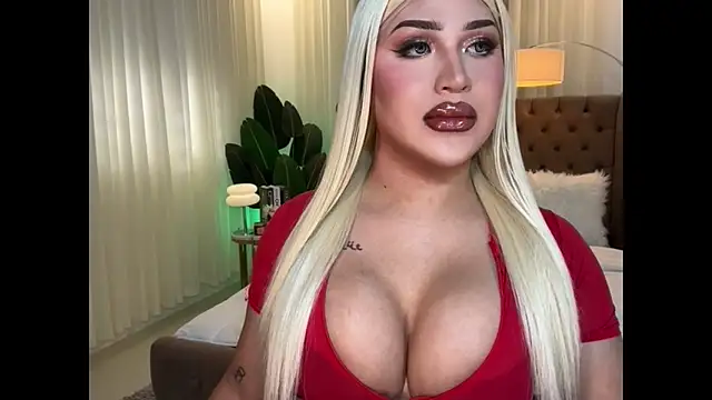 Snapshot of Your_Majesty_Tyra chatting on January 2025 05:23:02 AM Your Majesty Tyra online show from January 2025 05:23:02 AM