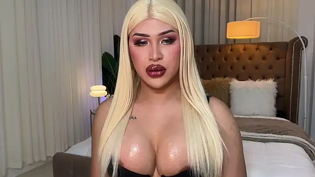 Snapshot of Your_Majesty_Tyra chatting on February 2025 07:48:02 AM Your Majesty Tyra online show from February 2025 07:48:02 AM