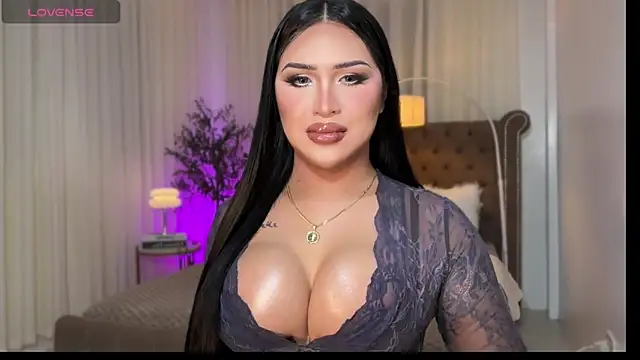 Snapshot of Your_Majesty_Tyra chatting on November 2025 05:06:02 AM Your Majesty Tyra online show from November 2025 05:06:02 AM