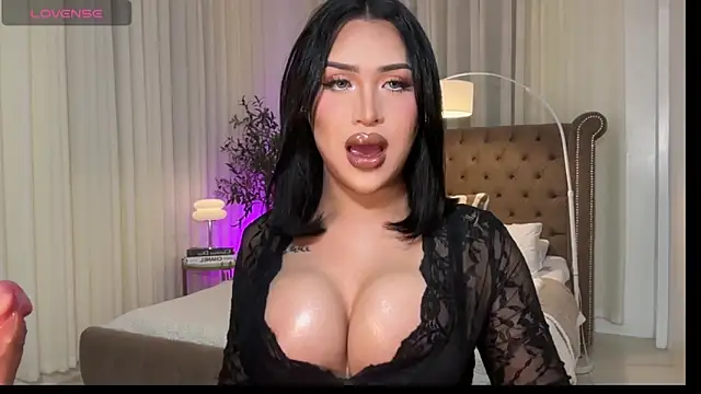 Snapshot of Your_Majesty_Tyra chatting on February 2026 07:51:01 AM Your Majesty Tyra online show from February 2026 07:51:01 AM