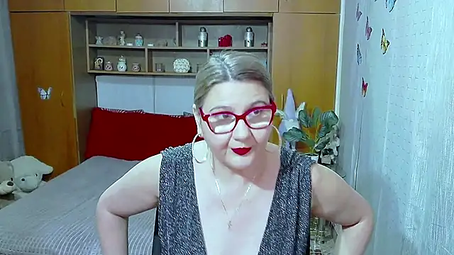 LucilleFenlys online show from May 2026 08:16:02 PM