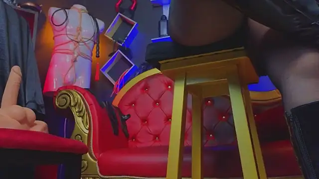 Snapshot of PerlaDivaio chatting on December 2024 01:02:02 PM PerlaDivaio online show from December 2024 01:02:02 PM