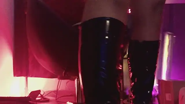 PerlaDivaio online show from February 2026 12:50:02 PM