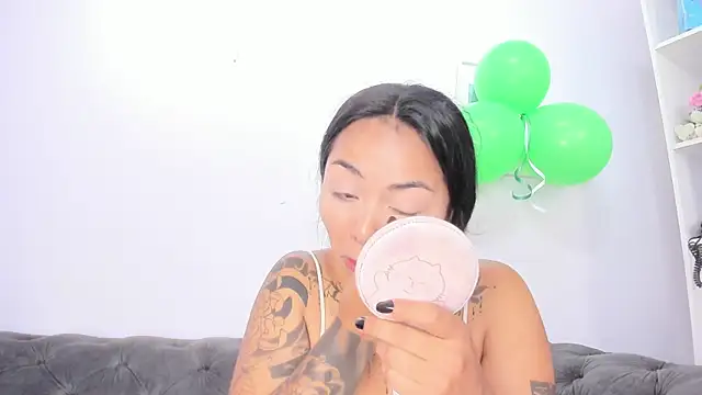 miss soffi  online show from March 2026 12:33:01 PM