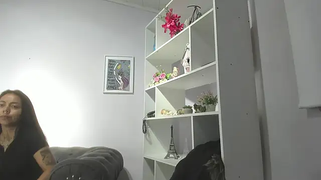 miss soffi  online show from April 2026 12:08:02 PM