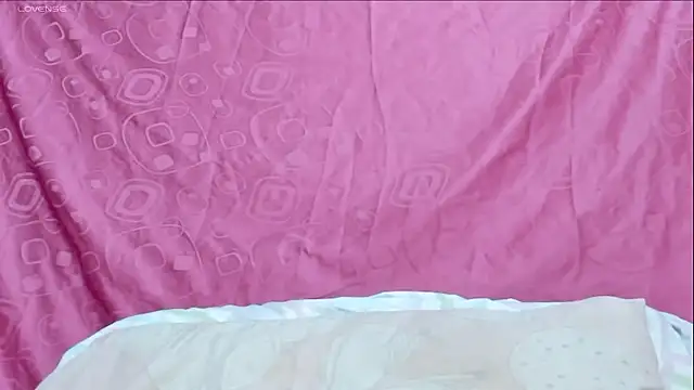 Snapshot of sophiie_93 chatting on November 2025 07:38:01 PM sophiie 93 online show from November 2025 07:38:01 PM