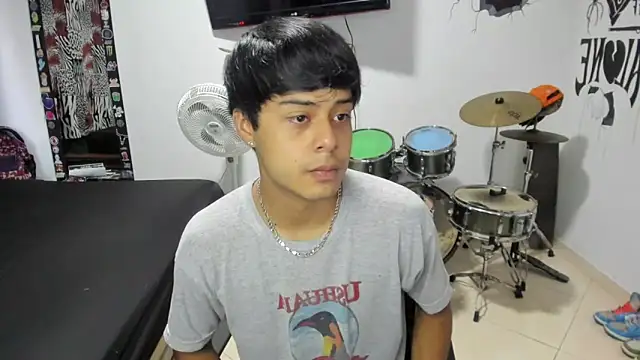 Snapshot of Zack_falcon chatting on December 2024 10:20:01 PM Zack falcon online show from December 2024 10:20:01 PM