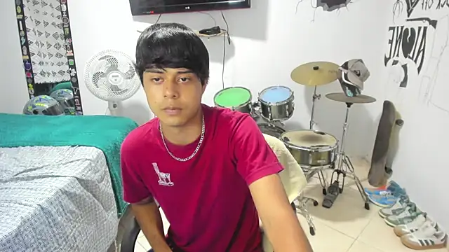 Snapshot of Zack_falcon chatting on February 2025 04:16:02 PM Zack falcon online show from February 2025 04:16:02 PM