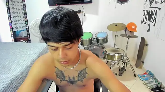 Snapshot of Zack_falcon chatting on February 2025 08:09:02 PM Zack falcon online show from February 2025 08:09:02 PM