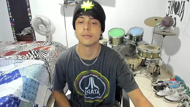 Snapshot of Zack_falcon chatting on September 2025 03:43:01 AM Zack falcon online show from September 2025 03:43:01 AM