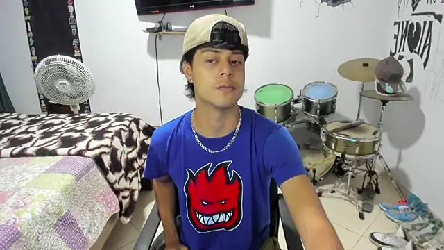 Snapshot of Zack_falcon chatting on November 2025 03:51:01 AM Zack falcon online show from November 2025 03:51:01 AM