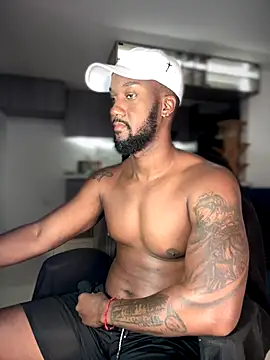 blackdrey18 online show from October 2025 01:34:01 PM