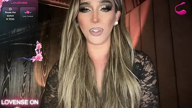 Snapshot of Lo_la_69 chatting on December 2025 04:40:02 AM Lo la 69 online show from December 2025 04:40:02 AM