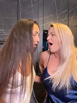 Snapshot of Keep_us_wild chatting on December 2024 04:12:02 AM Keep us wild online show from December 2024 04:12:02 AM