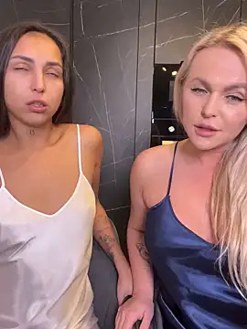 Snapshot of Keep_us_wild chatting on December 2024 07:18:01 AM Keep us wild online show from December 2024 07:18:01 AM