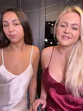 Snapshot of Keep_us_wild chatting on December 2024 10:15:01 PM Keep us wild online show from December 2024 10:15:01 PM