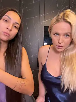 Snapshot of Keep_us_wild chatting on January 2025 03:57:01 AM Keep us wild online show from January 2025 03:57:01 AM