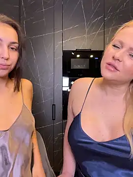 Snapshot of Keep_us_wild chatting on February 2025 10:43:02 PM Keep us wild online show from February 2025 10:43:02 PM