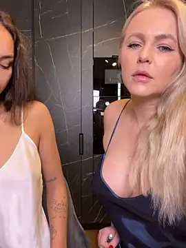 Snapshot of Keep_us_wild chatting on February 2025 11:36:01 PM Keep us wild online show from February 2025 11:36:01 PM