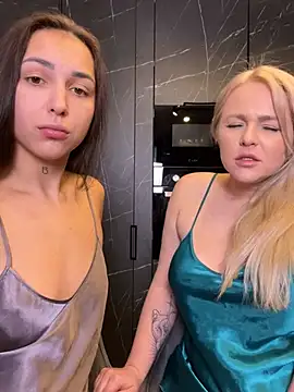 Snapshot of Keep_us_wild chatting on February 2025 06:18:01 AM Keep us wild online show from February 2025 06:18:01 AM