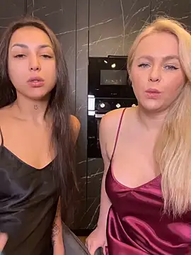 Snapshot of Keep_us_wild chatting on March 2025 10:24:02 PM Keep us wild online show from March 2025 10:24:02 PM