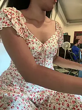 Snapshot of SheenaBrooke chatting on January 2025 01:54:01 AM SheenaBrooke online show from January 2025 01:54:01 AM