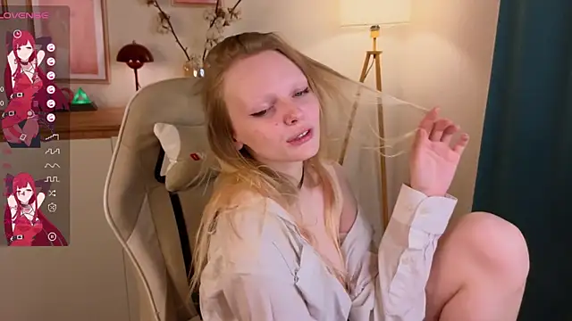 Snapshot of evangel1ne chatting on October 2025 09:36:01 PM evangel1ne online show from October 2025 09:36:01 PM