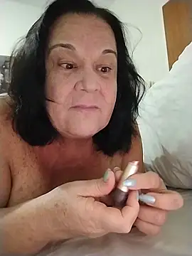 Yaya Mineira online show from May 2026 10:18:02 PM