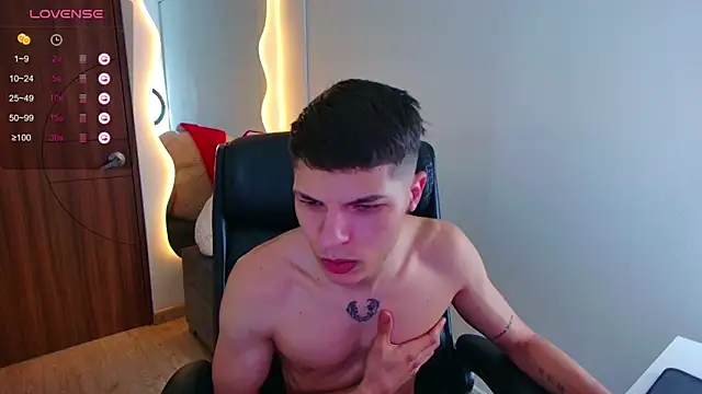 Snapshot of harrisoncuper chatting on January 2025 01:48:01 AM harrisoncuper online show from January 2025 01:48:01 AM