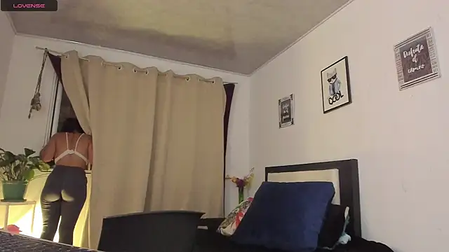 Snapshot of alicia_rouusel chatting on December 2024 01:01:02 AM alicia rouusel online show from December 2024 01:01:02 AM