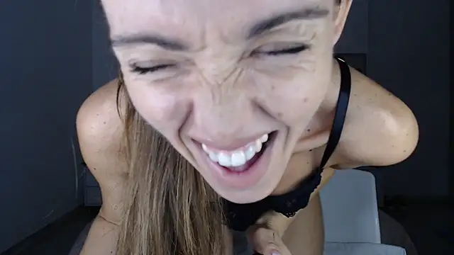 VeronicaZule online show from August 2026 08:29:01 PM