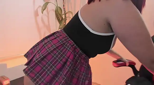 Snapshot of madelaine_blosson chatting on March 2025 02:04:02 AM madelaine blosson online show from March 2025 02:04:02 AM