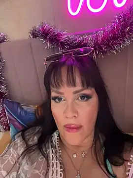 Snapshot of Lolaley2 chatting on January 2026 12:21:02 PM Lolaley2 online show from January 2026 12:21:02 PM