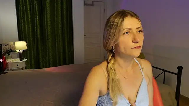 ZoeGrant online show from May 2026 04:18:02 AM