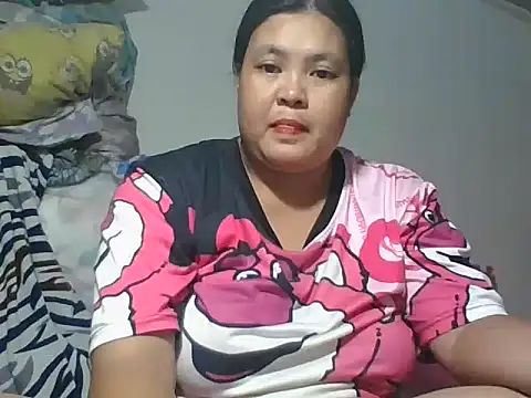 kisseshotlips online show from November 2025 12:49:01 PM