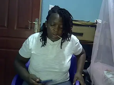 Ebonyceline online show from May 2026 07:00:01 PM