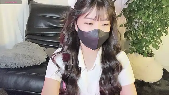 Snapshot of Mya_Lee chatting on December 2024 04:20:01 PM Mya Lee online show from December 2024 04:20:01 PM